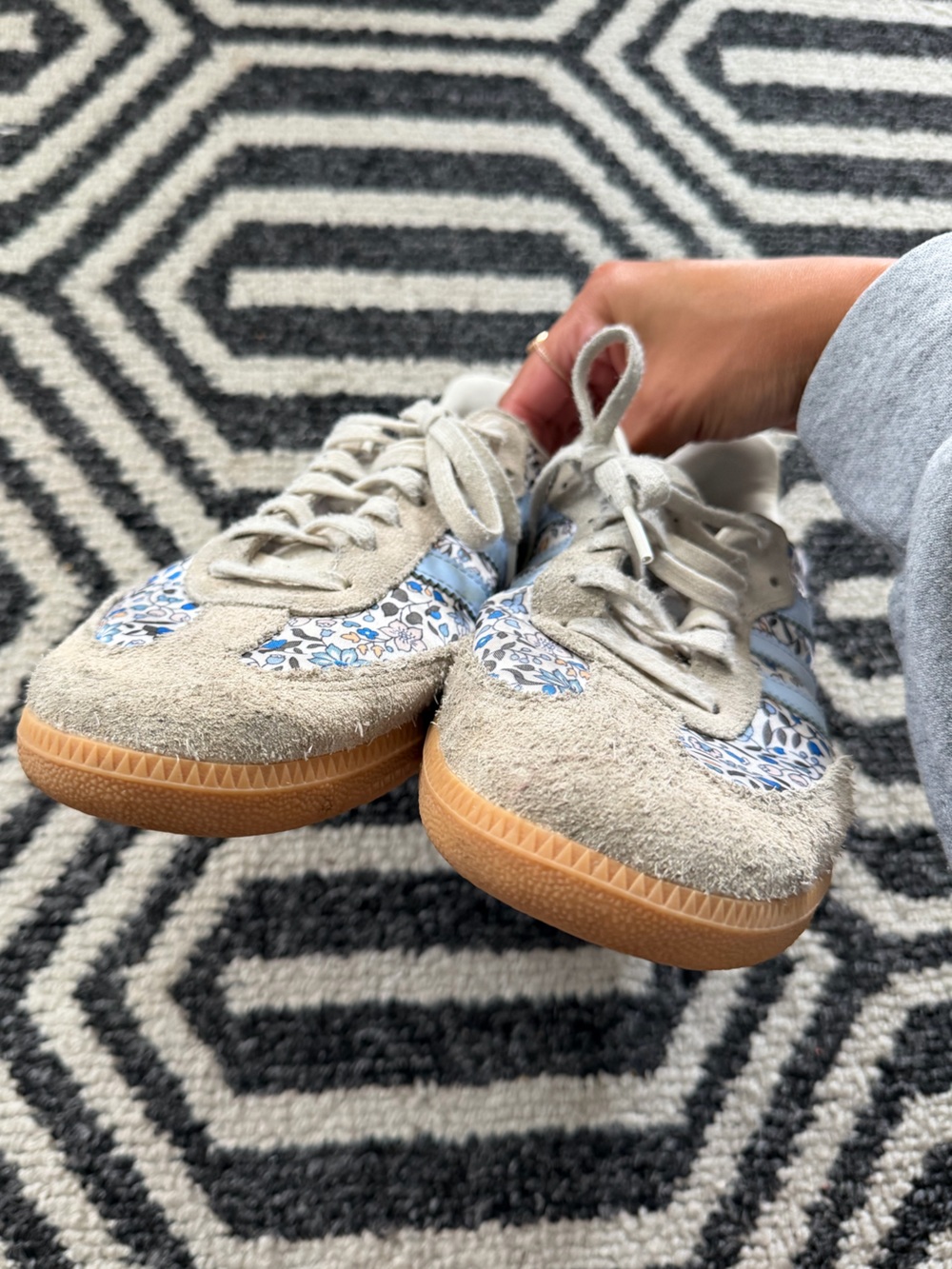 adidas Women's Beige and Light Blue Floral Sneakers Liberty Collab SZ 7 - Picture 6 of 9